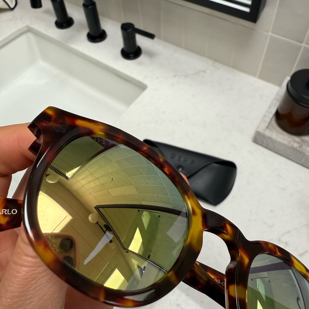 Diff Reflective Tortoise Shell Sunglasses - image 4